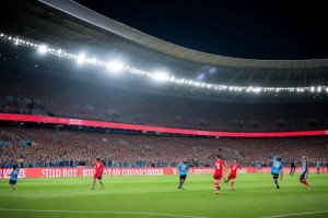 ‌马赛主场3-0完胜里昂，锁定下赛季欧冠附加赛资格‌ 